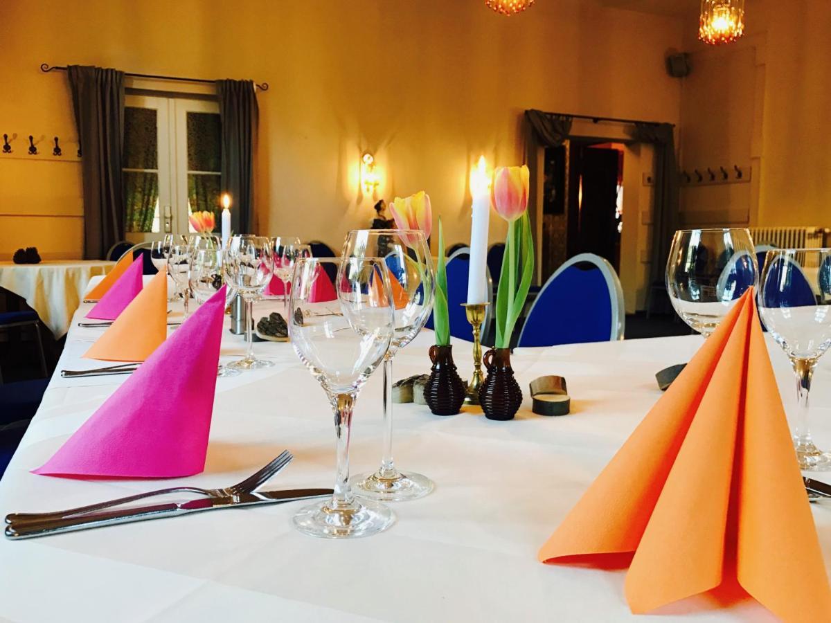 Zu Den Linden - Radebeul Pension Mit Restaurant Екстер'єр фото