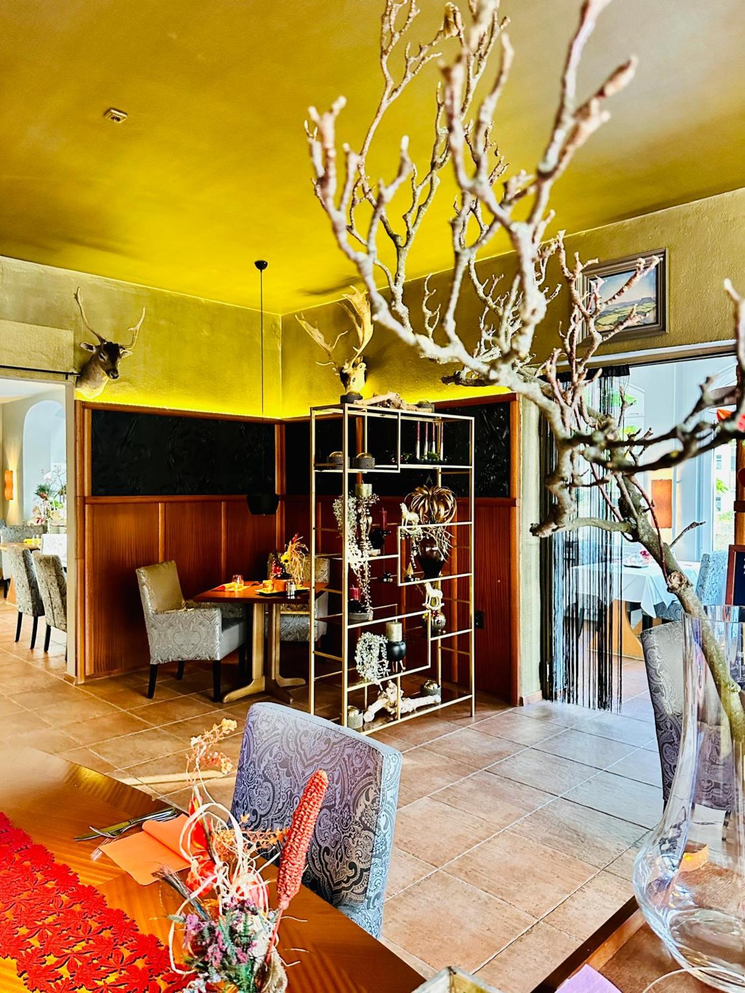 Zu Den Linden - Radebeul Pension Mit Restaurant Екстер'єр фото
