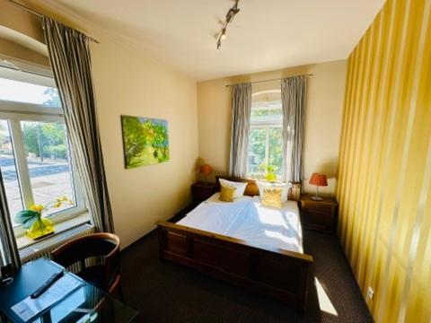 Zu Den Linden - Radebeul Pension Mit Restaurant Екстер'єр фото