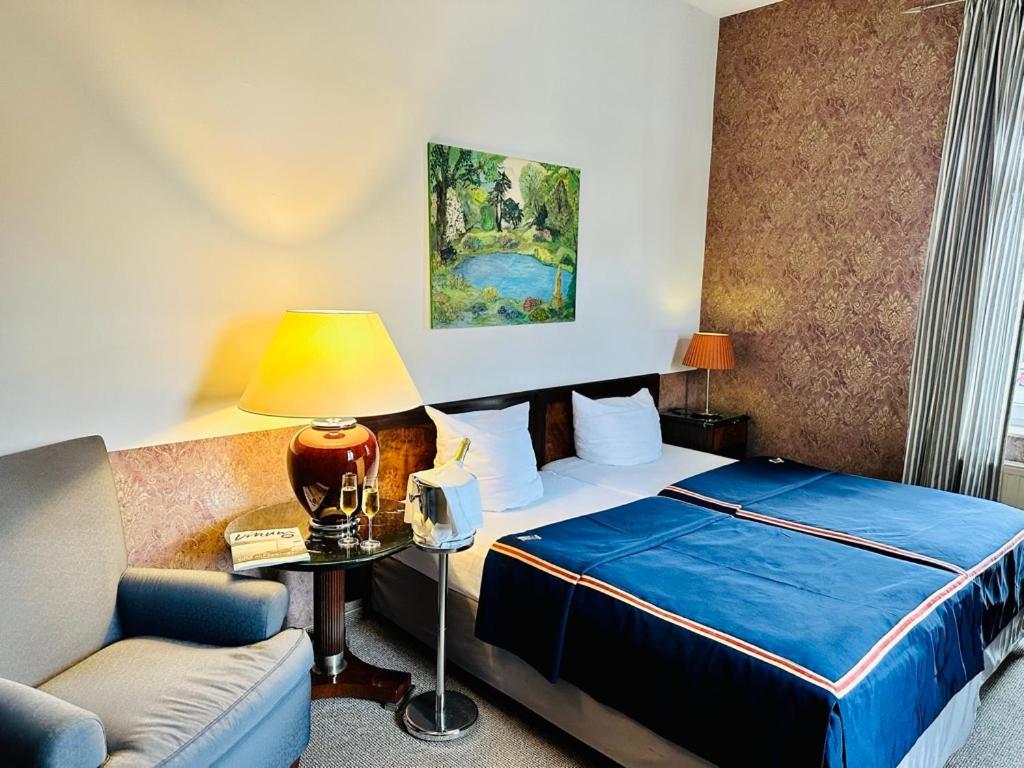 Zu Den Linden - Radebeul Pension Mit Restaurant Екстер'єр фото